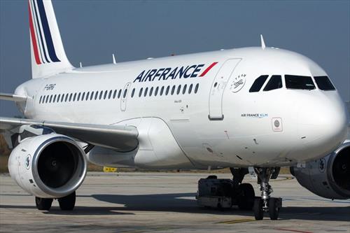 Власти Франции выделят авиакомпании Air France помощь в 7 млрд. евро