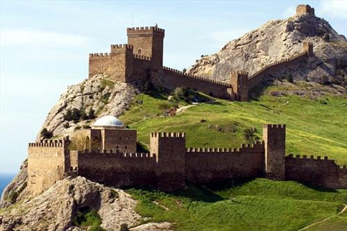 Генуэзская крепость обошла форты Кронштадта