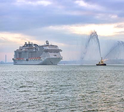 Круизный лайнер MSC Bellissima официально стал частью флота компании