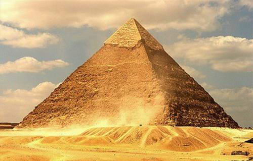 Туристов не пускают к пирамидам в Египте?