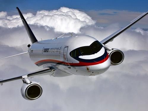 Министр транспорта РФ против остановки полетов Sukhoi Superjet 100