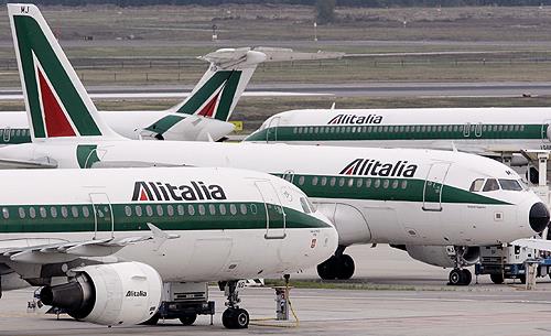 easyJet не будет спасать Alitalia