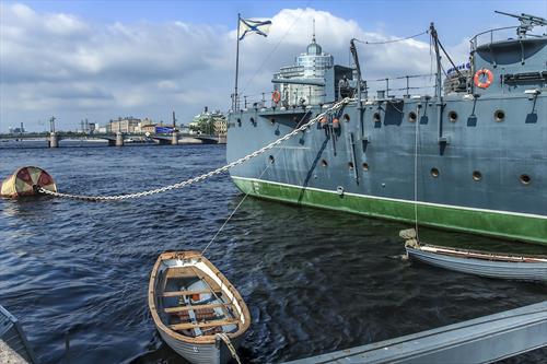 К крейсеру «Аврора» будет не попасть