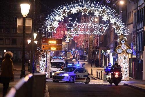 Джихадист открыл огонь на Рождественском рынке Страсбурга