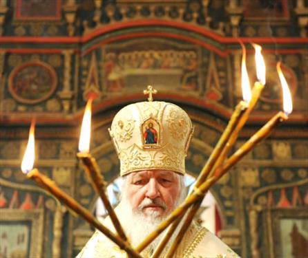 Патриарх Кирилл едет в Киев на бронепоезде