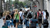 Ограничить число туристов, посещающих Барселону