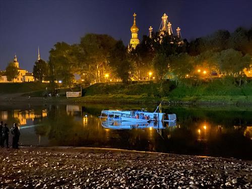 Теплоход ушел на дно у стен Кремля