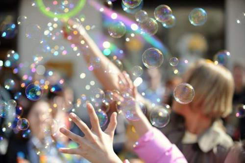 Парад мыльных пузырей вне закона