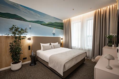 Cosmos Hotel Group и «Абрау-Дюрсо» начали с Омска