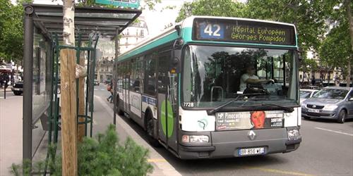 Общественный транспорт для туристов в Париже хотят сделать бесплатным