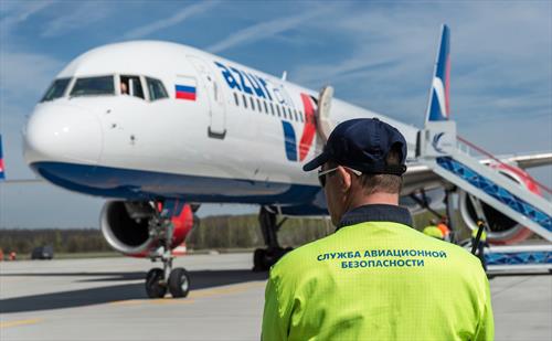 У Azur Air сложный понедельник