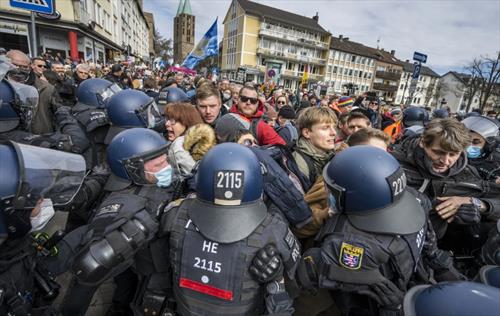 В Западной Европе сложился порочный круг: локдаун – протесты - локдаун