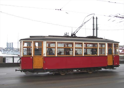 В город вернулся ретро-трамвай