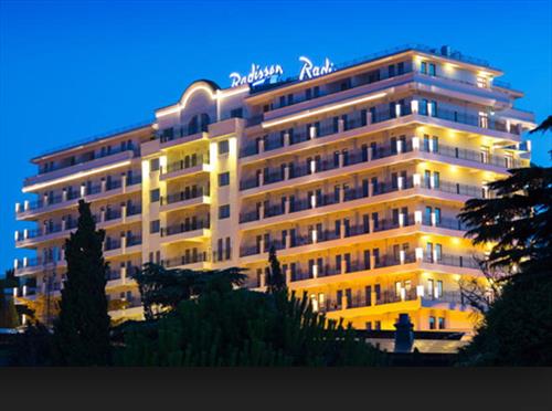 Radisson закрывает отель в Алуште