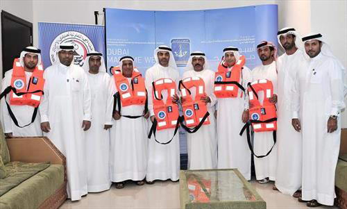 Кто-нибудь подскажет чиновникам в Дубае, как одевать спасательные жилеты?