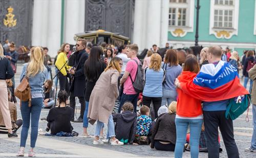В Санкт-Петербург стали чаще приезжать семейные туристы