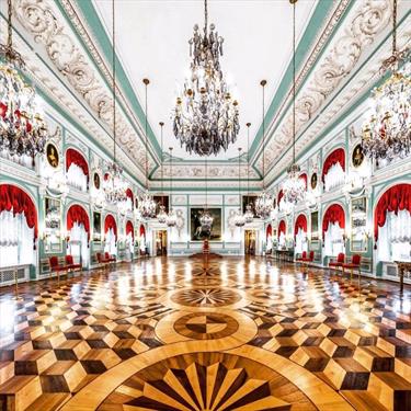 В Петергофе открыли парадные залы Большого дворца