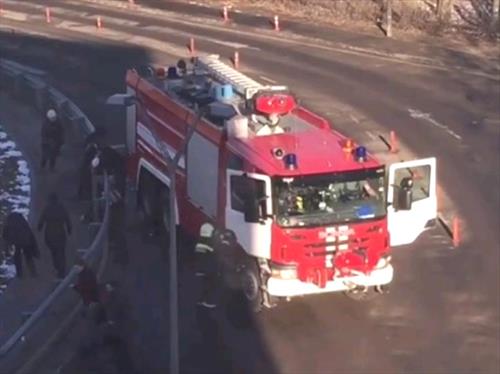 Пожарная машина в «Домодедово» наехала на пешеходов