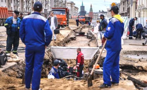 Отложить поездку в Москву до осени