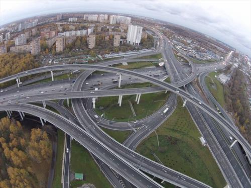 Москва проваливается в кризис быстрее, чем Россия