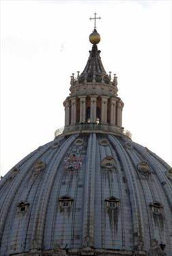 Собор Святого Петра в Ватикане оккупирован