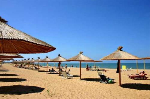 Пляжный отдых на Золотых песчаных пляжах Каспийского моря