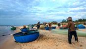 Рыбаки гробят туристов во Вьетнаме