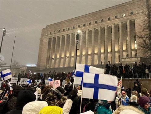 В Хельсинки требуют отставки правительства -